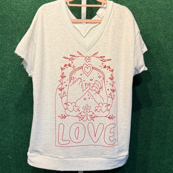 231 NWT Boutique Love Graphic French Terry Sweatshirt T-Shirt - Picture 1 of 11